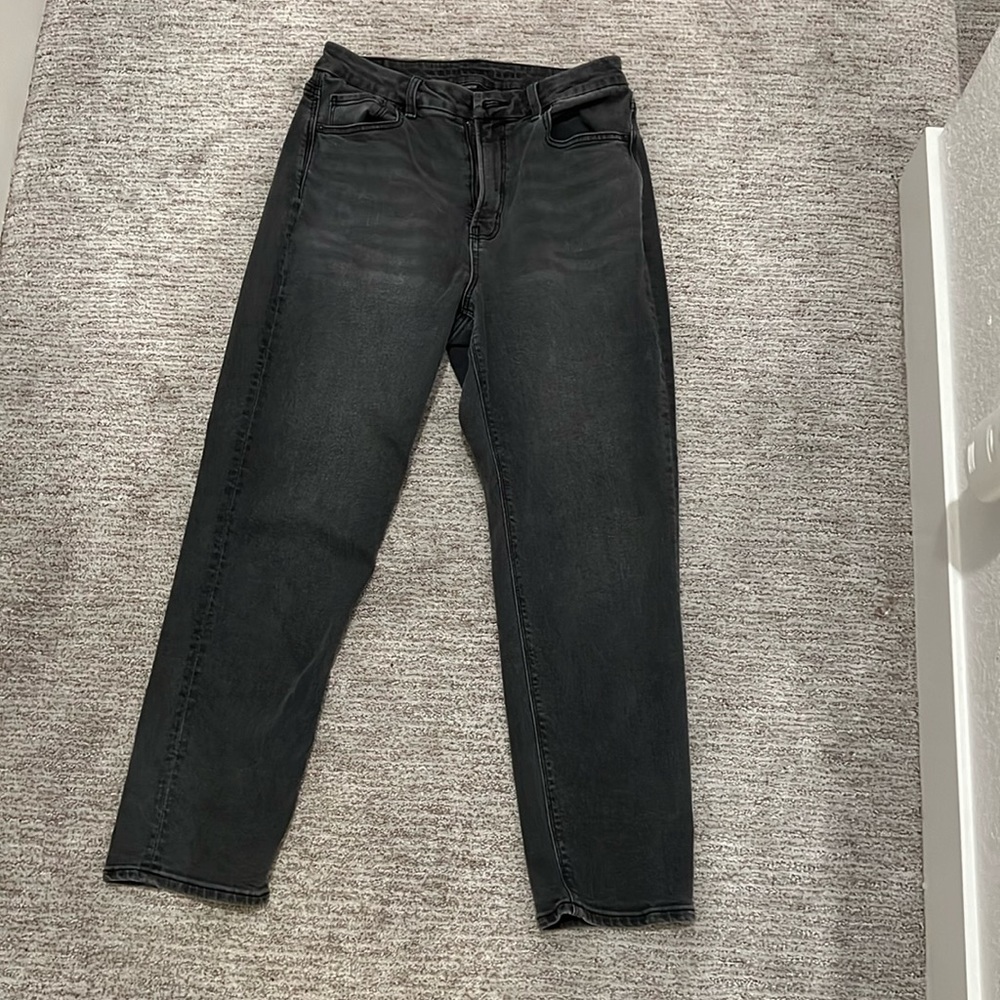 American Eagle High Rise Mom Jeans